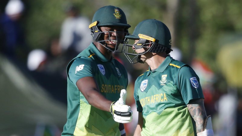 Lungi Ngidi looks as surprised – shocked? – as Steyn after the latters half-century